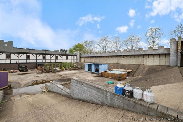 6900 Dave Carr Road, Charlestown, IN 47111