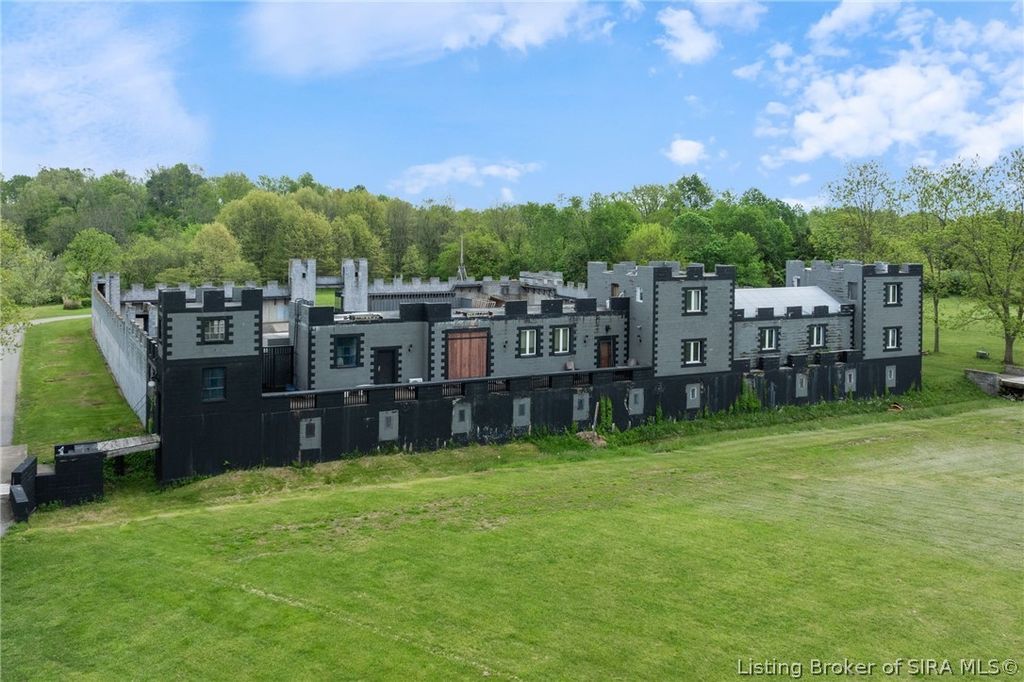 6900 Dave Carr Road, Charlestown, IN 47111