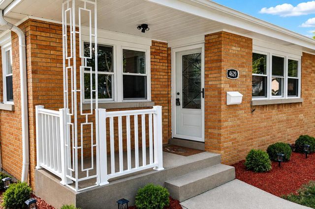 4629 N 77th STREET, Milwaukee, WI 53218
