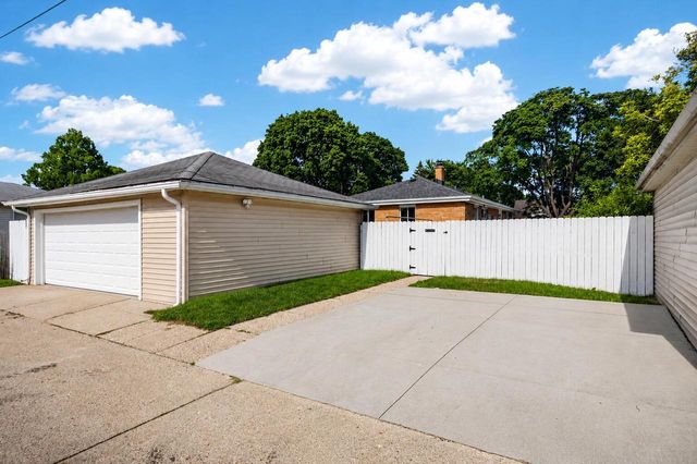 4629 N 77th STREET, Milwaukee, WI 53218