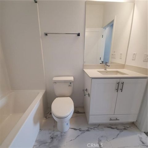 2218 Synergy, Irvine, CA 92614