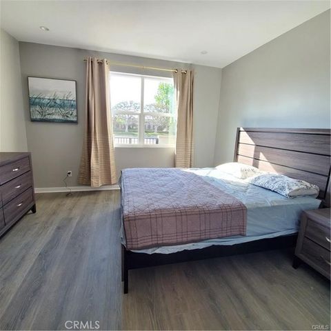 2218 Synergy, Irvine, CA 92614