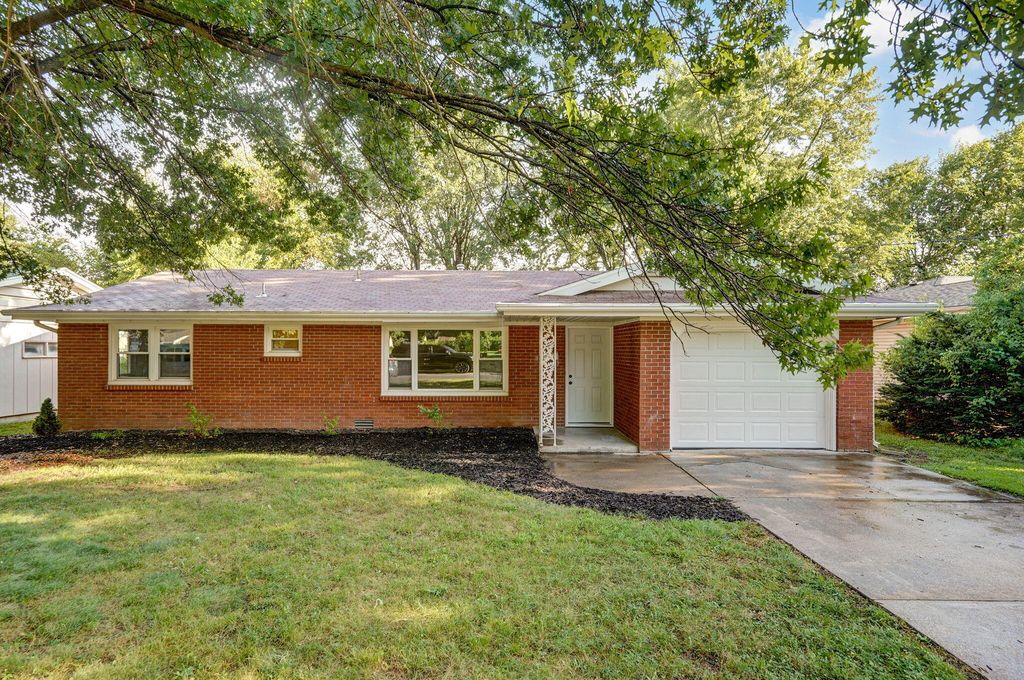 2010 East High Street, Springfield, MO 65803