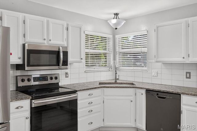 4 Iron Bridge Court, O'fallon, MO 63368
