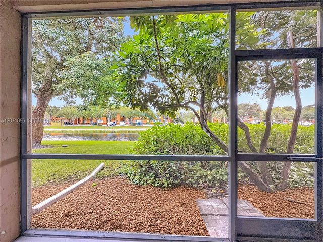 10524 NW 10th Street A-125, Plantation, FL 33322