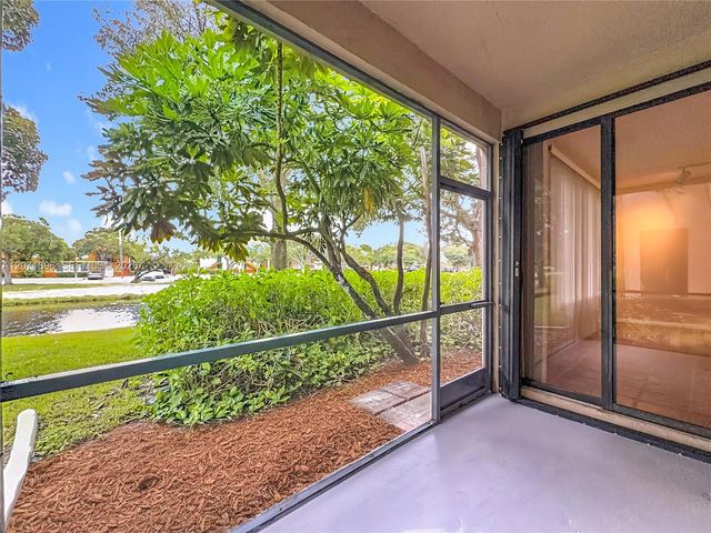 10524 NW 10th Street A-125, Plantation, FL 33322