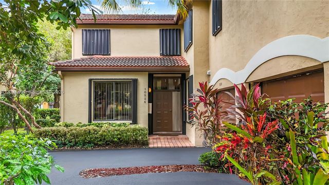 10524 NW 10th Street A-125, Plantation, FL 33322