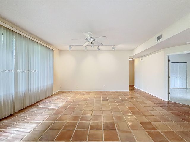 10524 NW 10th Street A-125, Plantation, FL 33322