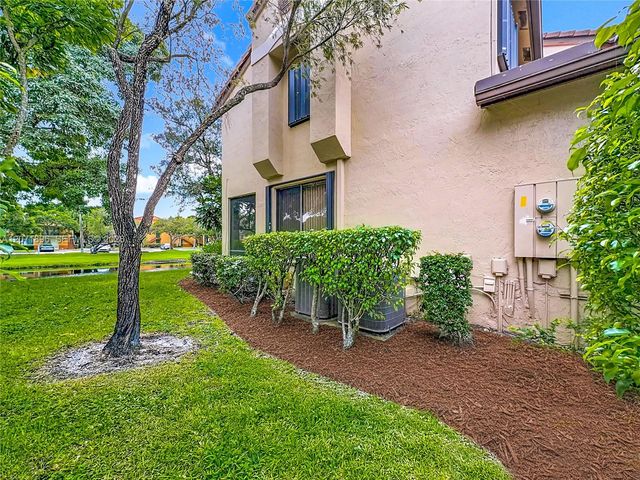 10524 NW 10th Street A-125, Plantation, FL 33322