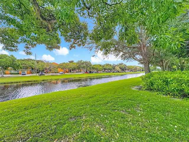 10524 NW 10th Street A-125, Plantation, FL 33322