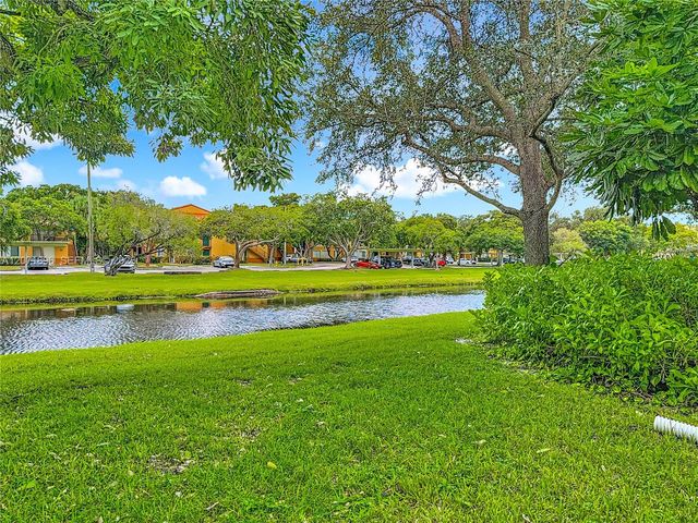 10524 NW 10th Street A-125, Plantation, FL 33322
