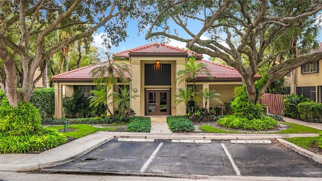 10524 NW 10th Street A-125, Plantation, FL 33322