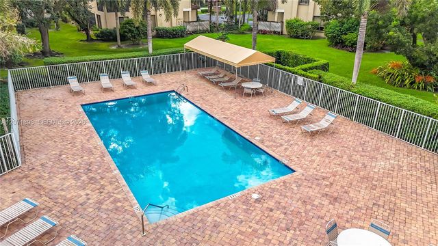 10524 NW 10th Street A-125, Plantation, FL 33322