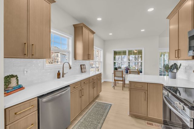 2073 Dinan Ct, Spring Hill, TN 37174