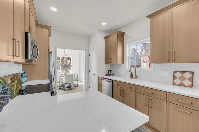 2073 Dinan Ct, Spring Hill, TN 37174