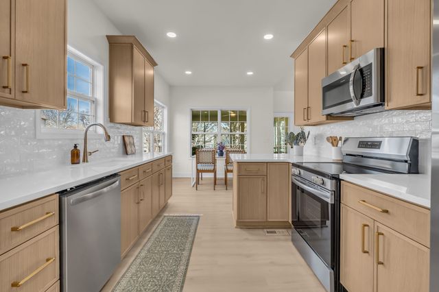 2073 Dinan Ct, Spring Hill, TN 37174