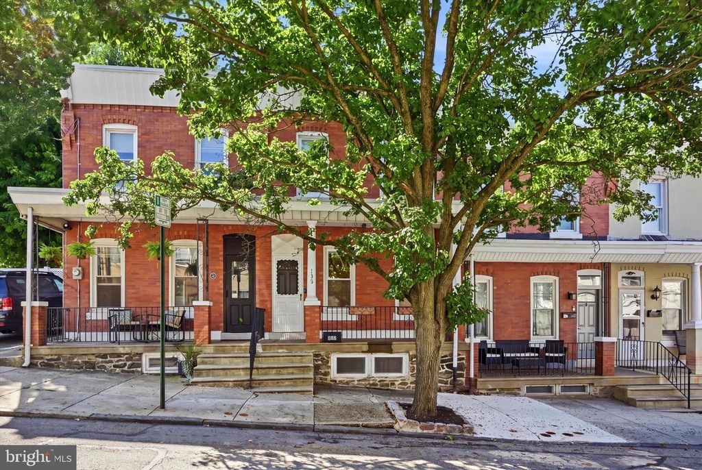 135 HERMIT ST, PHILADELPHIA, PA 19127 — exterior