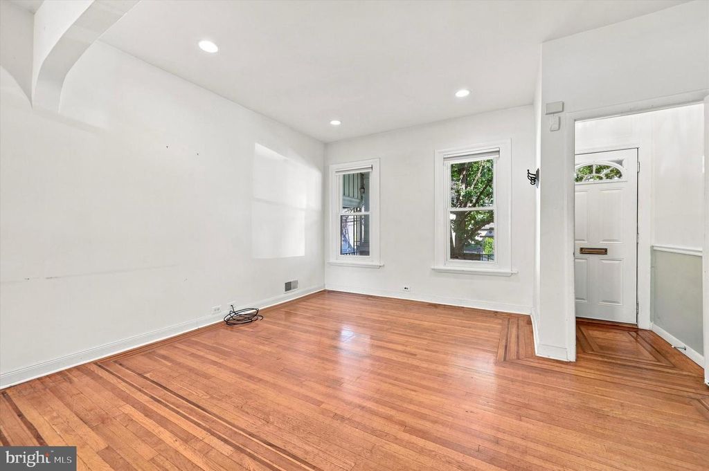 135 HERMIT ST, PHILADELPHIA, PA 19127 — photo 4
