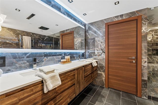 19667 Turnberry Way 8K, Aventura, FL 33180