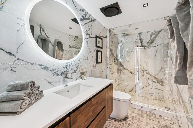 19667 Turnberry Way 8K, Aventura, FL 33180