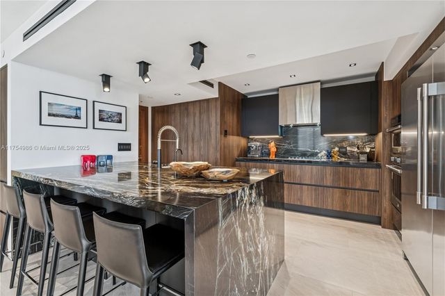 19667 Turnberry Way 8K, Aventura, FL 33180