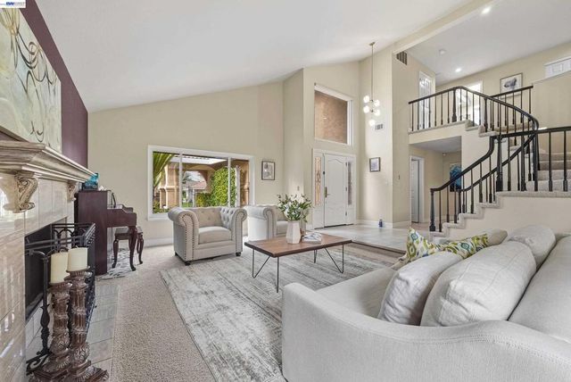 5445 5445 Canyon Crest Dr, San Ramon, CA 94582