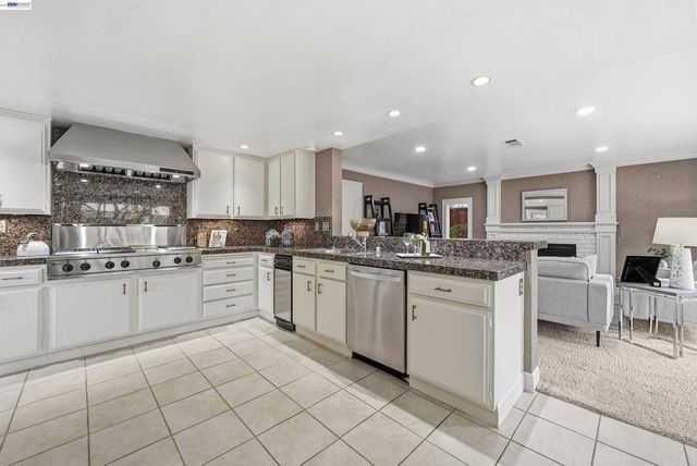 5445 5445 Canyon Crest Dr, San Ramon, CA 94582