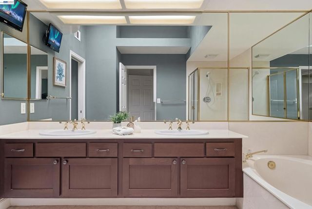 5445 5445 Canyon Crest Dr, San Ramon, CA 94582