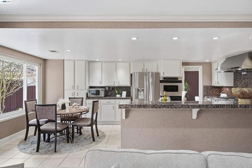 Image 20 of property listing at 5445 5445 Canyon Crest Dr, San Ramon, CA 94582