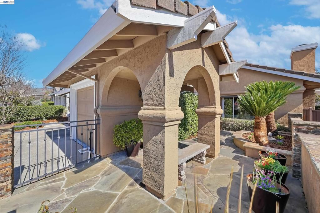 Image 3 of property listing at 5445 5445 Canyon Crest Dr, San Ramon, CA 94582