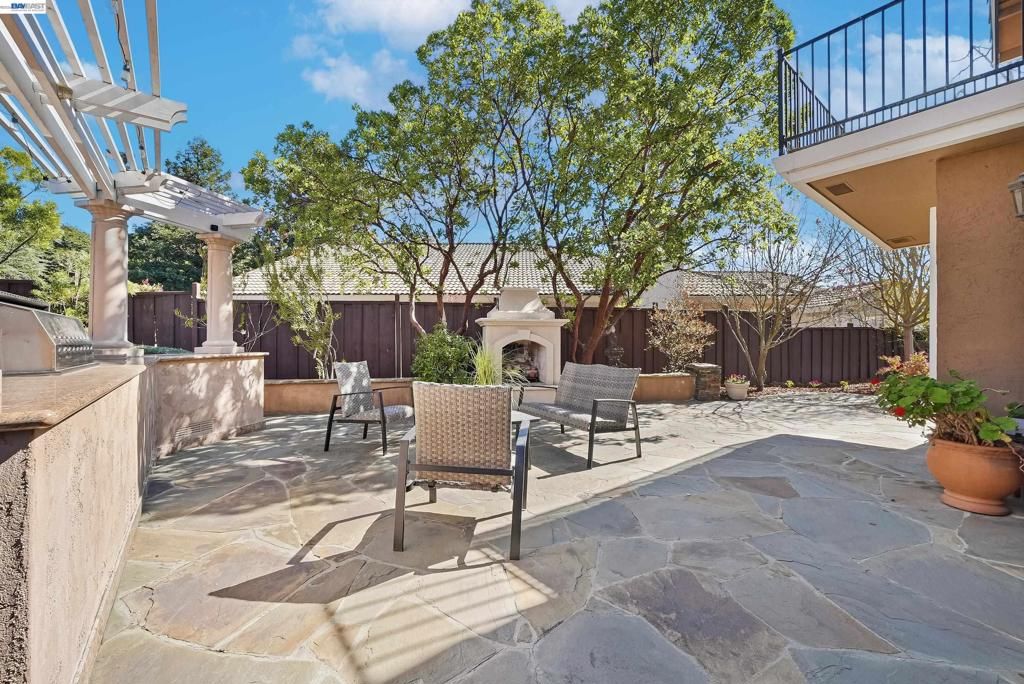 Image 49 of property listing at 5445 5445 Canyon Crest Dr, San Ramon, CA 94582