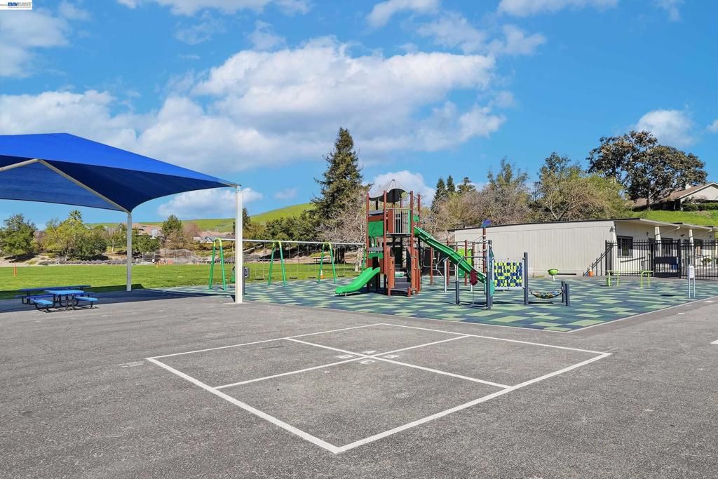 Image 56 of property listing at 5445 5445 Canyon Crest Dr, San Ramon, CA 94582