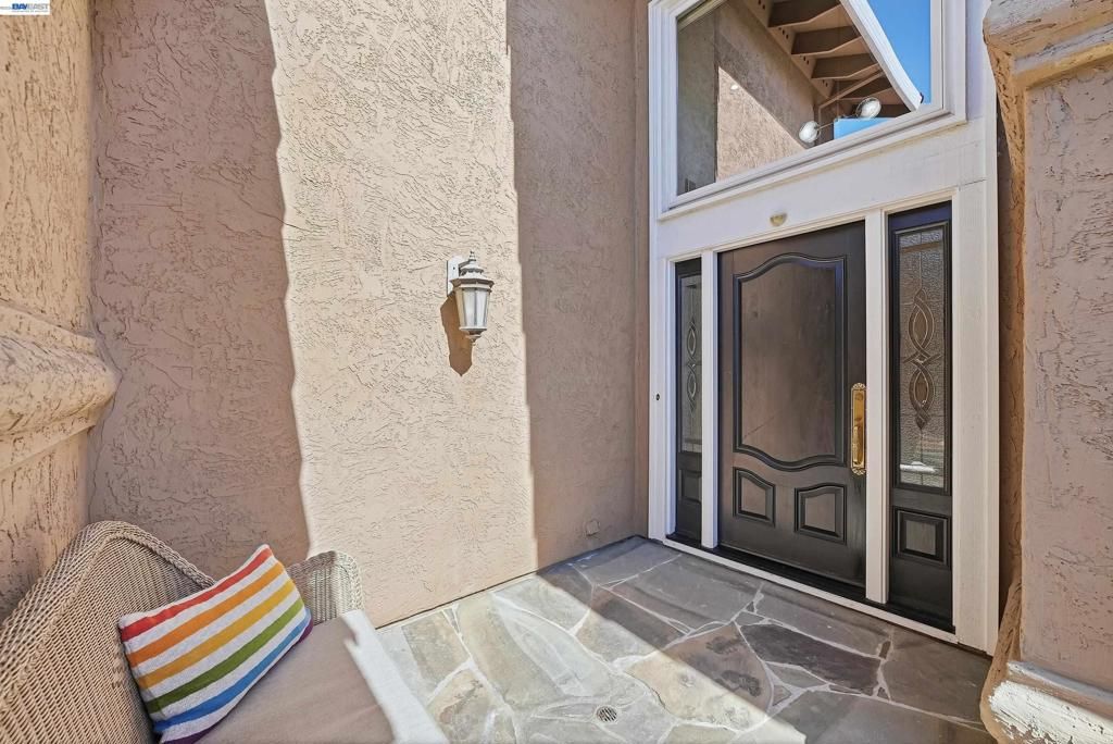 Image 6 of property listing at 5445 5445 Canyon Crest Dr, San Ramon, CA 94582