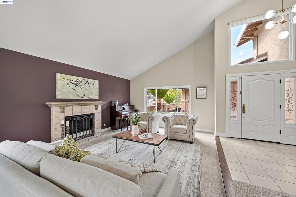 Image 9 of property listing at 5445 5445 Canyon Crest Dr, San Ramon, CA 94582