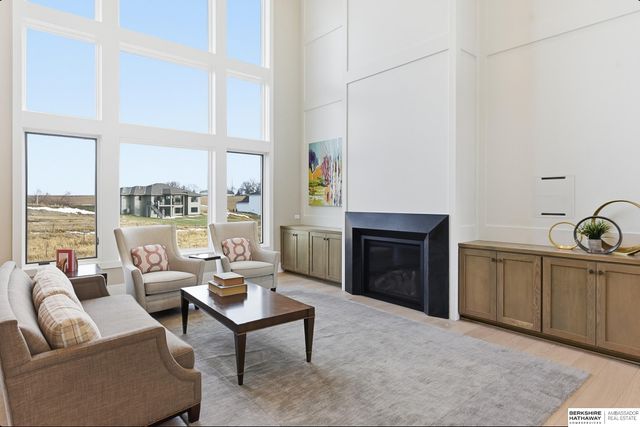 20638 Laurel Avenue, Elkhorn, NE 68022