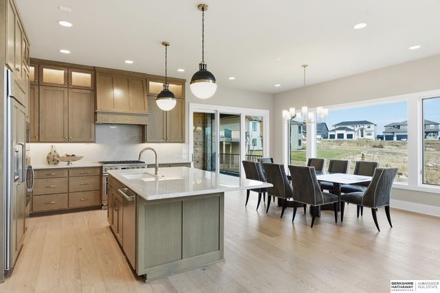 20638 Laurel Avenue, Elkhorn, NE 68022