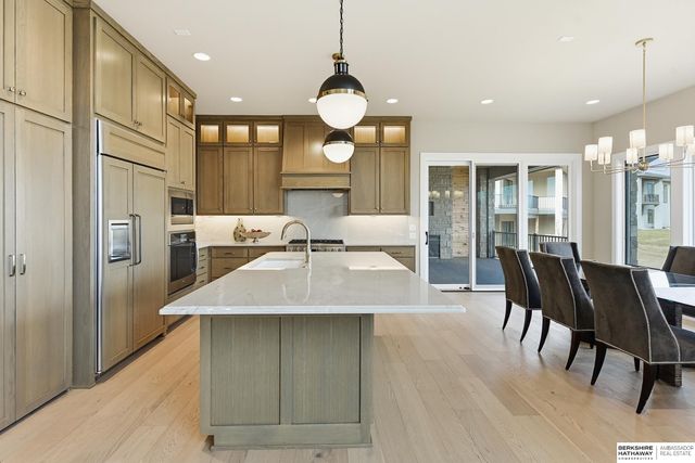 20638 Laurel Avenue, Elkhorn, NE 68022