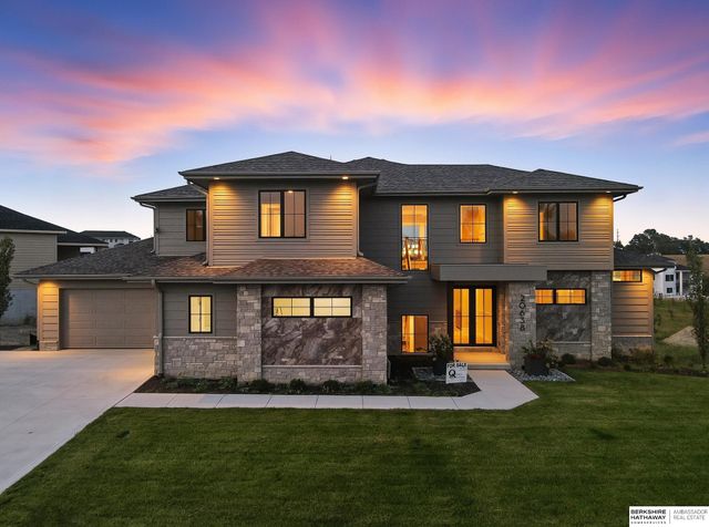 20638 Laurel Avenue, Elkhorn, NE 68022