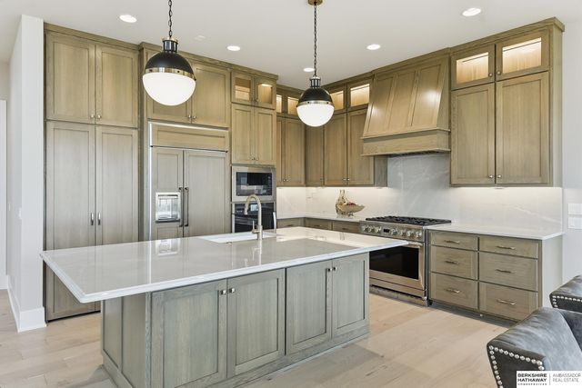 20638 Laurel Avenue, Elkhorn, NE 68022