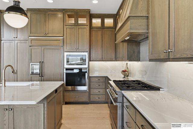 20638 Laurel Avenue, Elkhorn, NE 68022