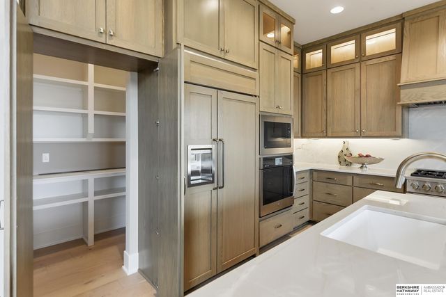 20638 Laurel Avenue, Elkhorn, NE 68022