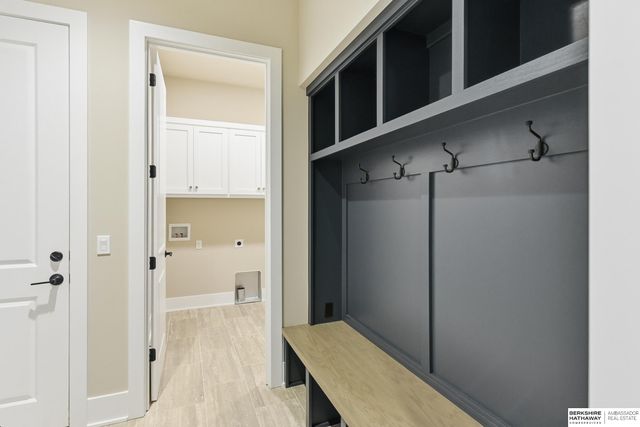 20638 Laurel Avenue, Elkhorn, NE 68022