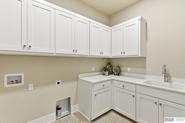 20638 Laurel Avenue, Elkhorn, NE 68022