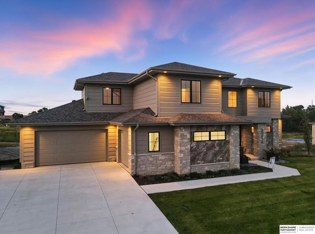 20638 Laurel Avenue, Elkhorn, NE 68022