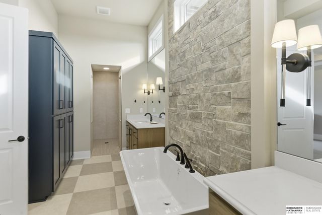 20638 Laurel Avenue, Elkhorn, NE 68022