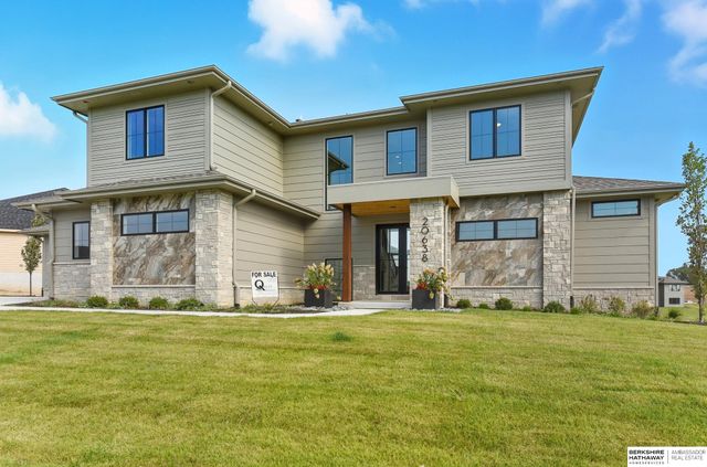 20638 Laurel Avenue, Elkhorn, NE 68022