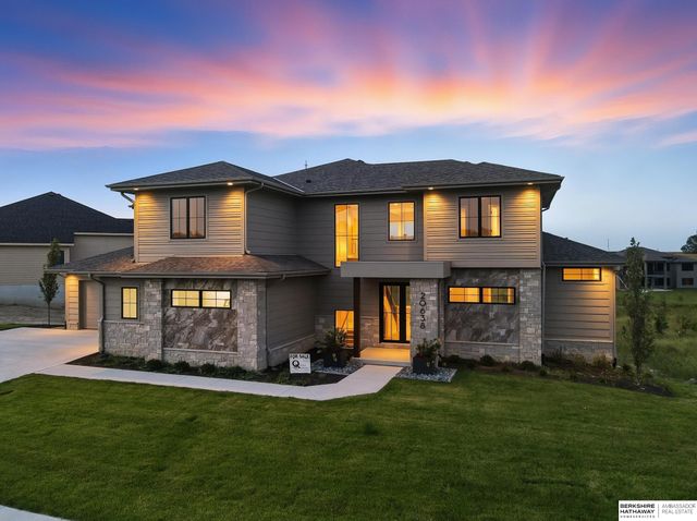 20638 Laurel Avenue, Elkhorn, NE 68022