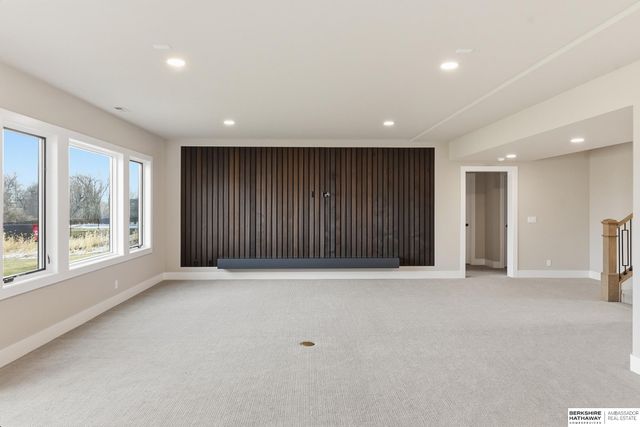 20638 Laurel Avenue, Elkhorn, NE 68022