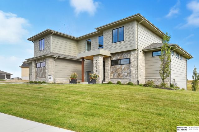 20638 Laurel Avenue, Elkhorn, NE 68022