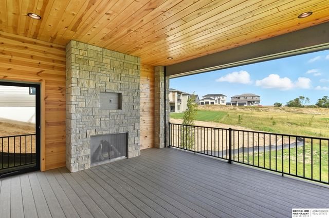 20638 Laurel Avenue, Elkhorn, NE 68022